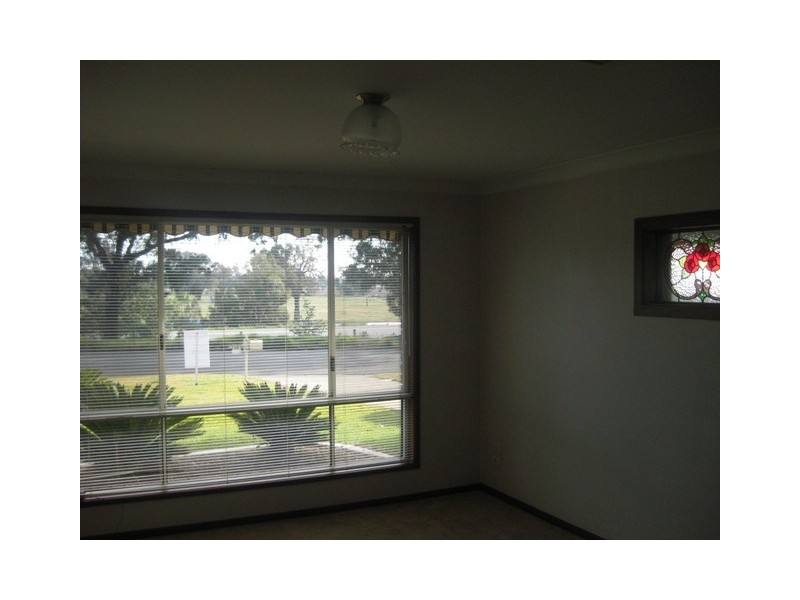 69 Truscott Drive, Wagga Wagga NSW 2650