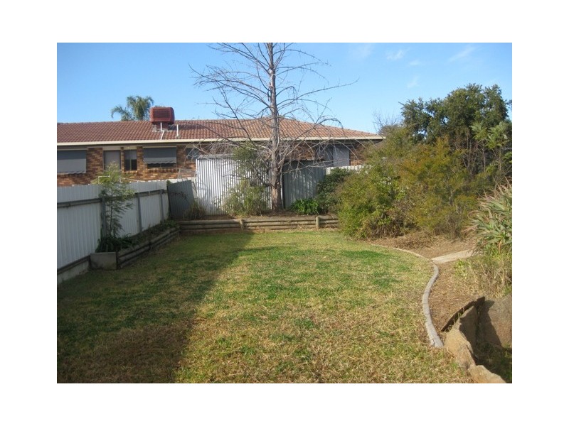 69 Truscott Drive, Wagga Wagga NSW 2650