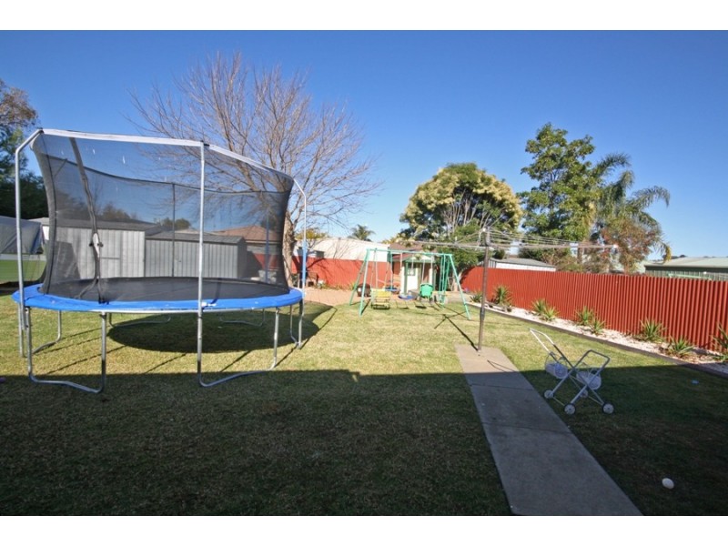 4 Eaton Street, Wagga Wagga NSW 2650