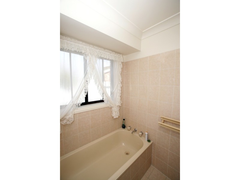 76 Maple Road, Wagga Wagga NSW 2650