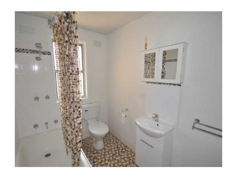 42 Adams Street, Wagga Wagga NSW 2650