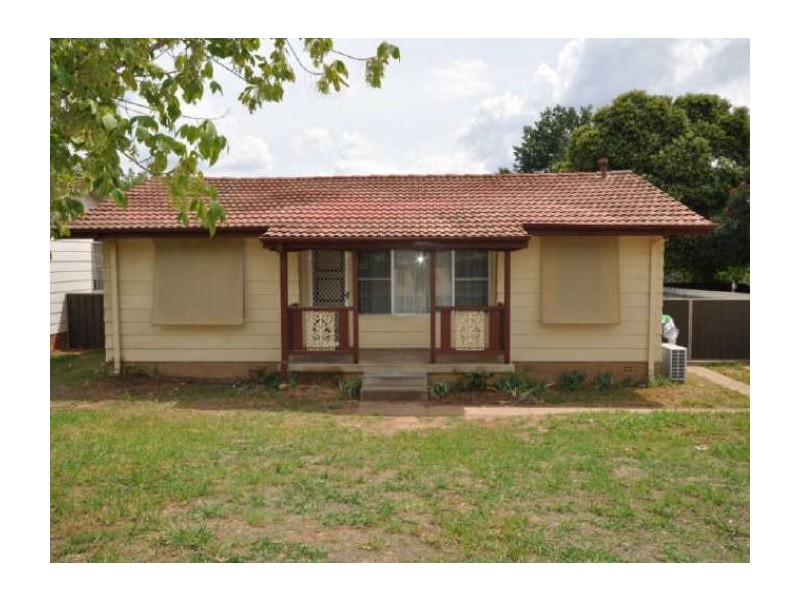 42 Adams Street, Wagga Wagga NSW 2650