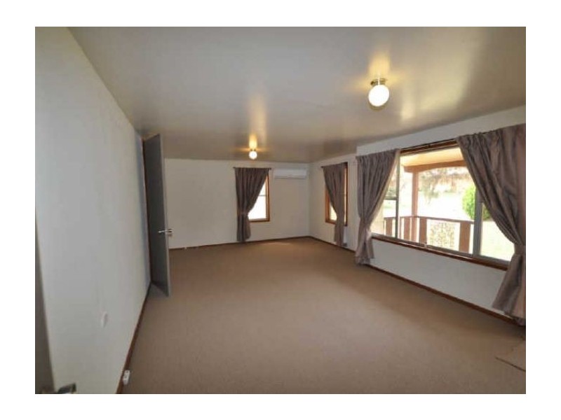 42 Adams Street, Wagga Wagga NSW 2650