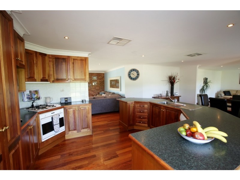 6 Tallowood Cres, Wagga Wagga NSW 2650