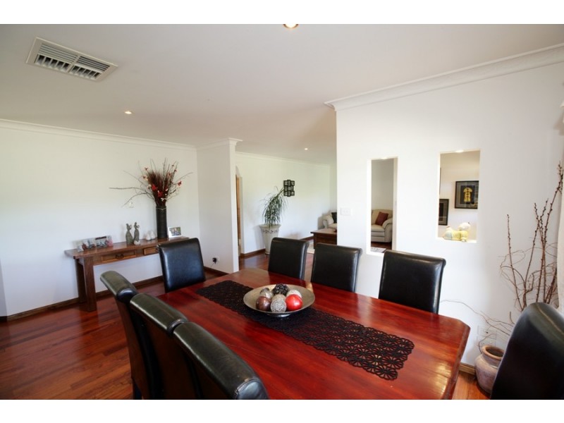 6 Tallowood Cres, Wagga Wagga NSW 2650