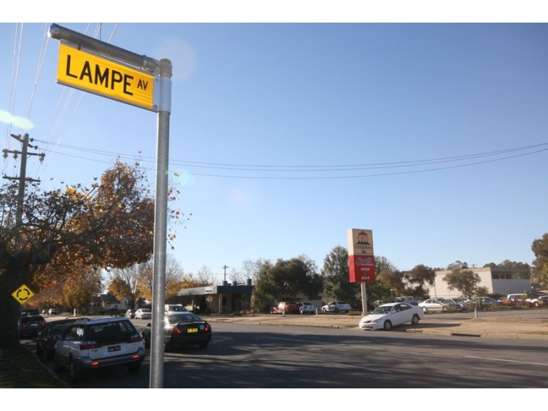 2 Lampe Avenue, Wagga Wagga NSW 2650