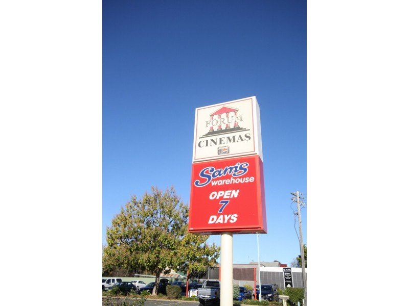 2 Lampe Avenue, Wagga Wagga NSW 2650