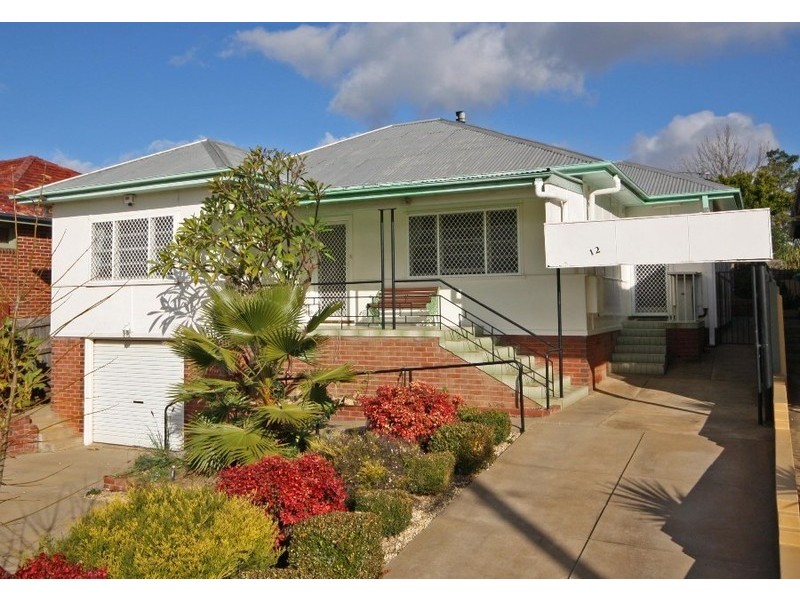 12 Hodson Avenue, Wagga Wagga NSW 2650