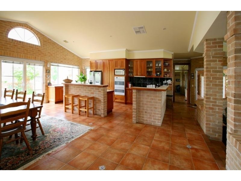 15 Tallowood Crescent, Lake Albert NSW 2650