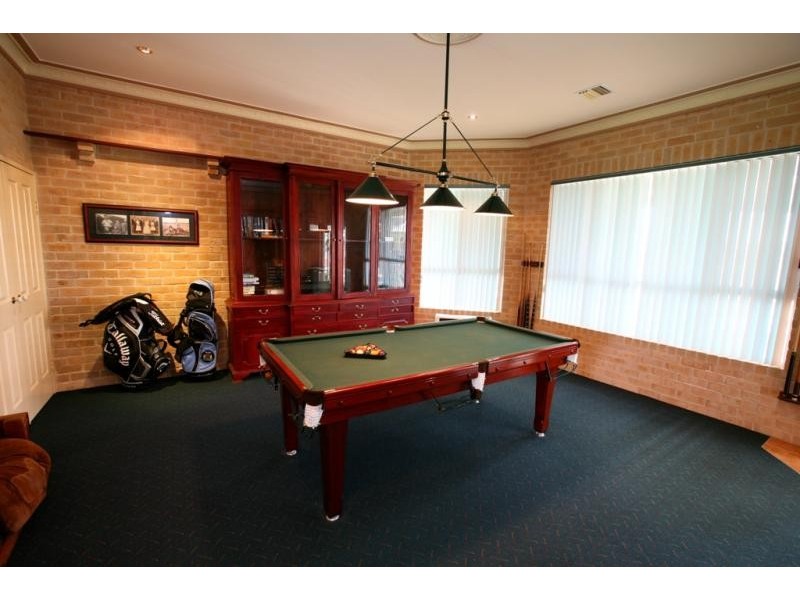 15 Tallowood Crescent, Lake Albert NSW 2650