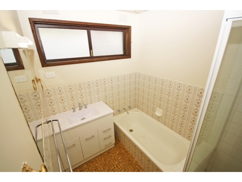 6 Sherwood Ave, Wagga Wagga NSW 2650