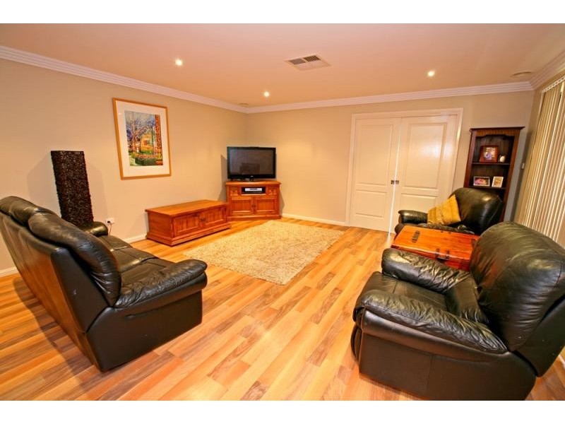 34 Kaloona Drive, Wagga Wagga NSW 2650