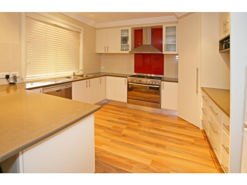 34 Kaloona Drive, Wagga Wagga NSW 2650