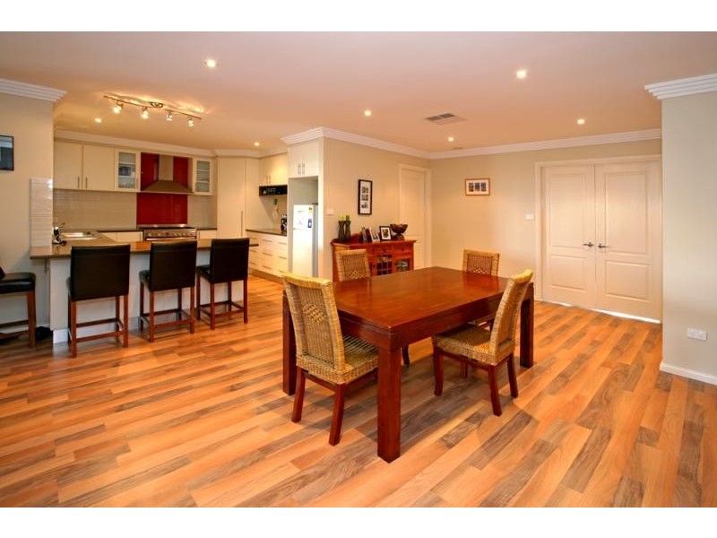 34 Kaloona Drive, Wagga Wagga NSW 2650