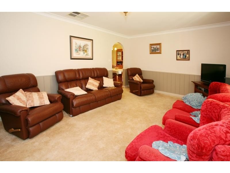 1 Egret Place, Wagga Wagga NSW 2650