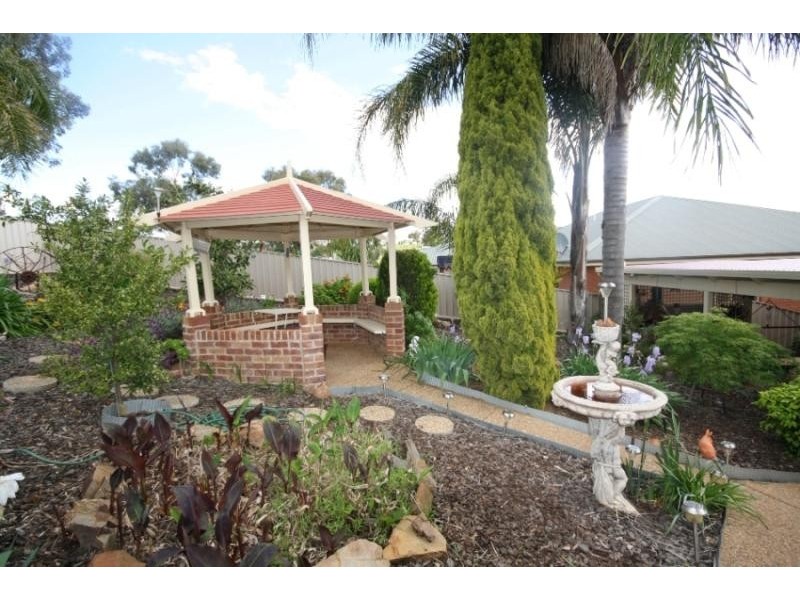 34 Allambie Way, Wagga Wagga NSW 2650
