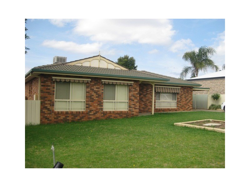 19 Avocet Drive, Wagga Wagga NSW 2650