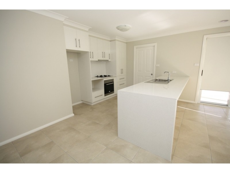 Unit 1/14 Willang Crescent, Glenfield Park NSW 2650