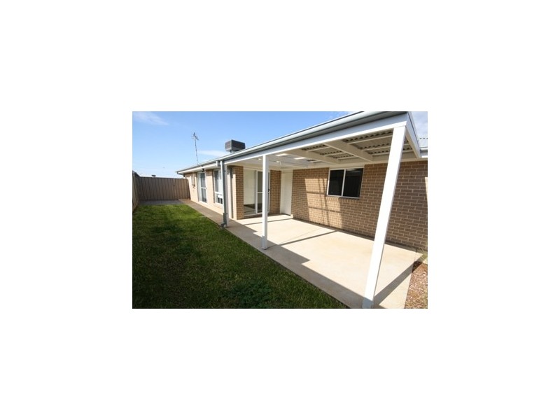 Unit 1/14 Willang Crescent, Glenfield Park NSW 2650