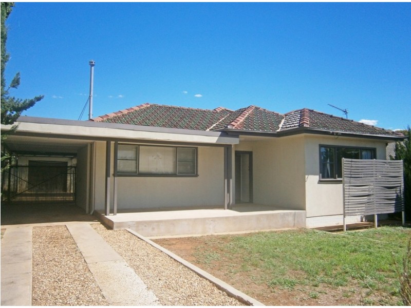 166 Fernleigh Road, Wagga Wagga NSW 2650