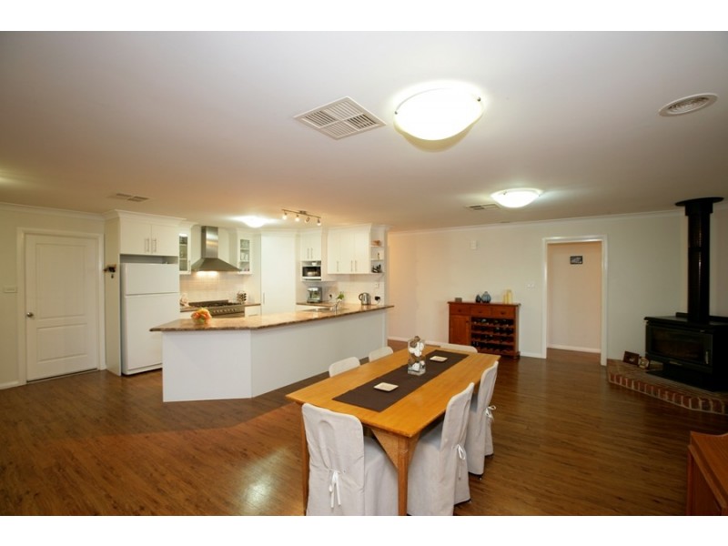 16 Mima Street, Wagga Wagga NSW 2650