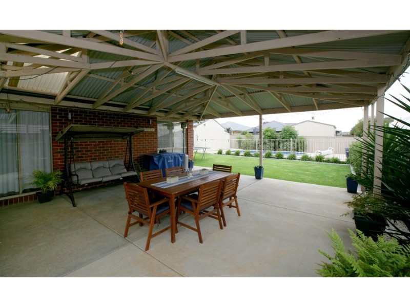 16 Mima Street, Wagga Wagga NSW 2650