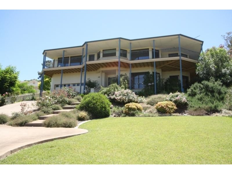2 Gibbes Place, Kooringal NSW 2650