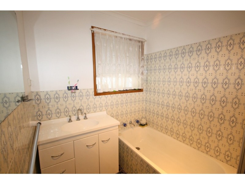 50 Vincent Road, Wagga Wagga NSW 2650