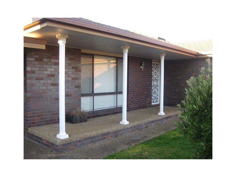 15 Eaton St, Wagga Wagga NSW 2650