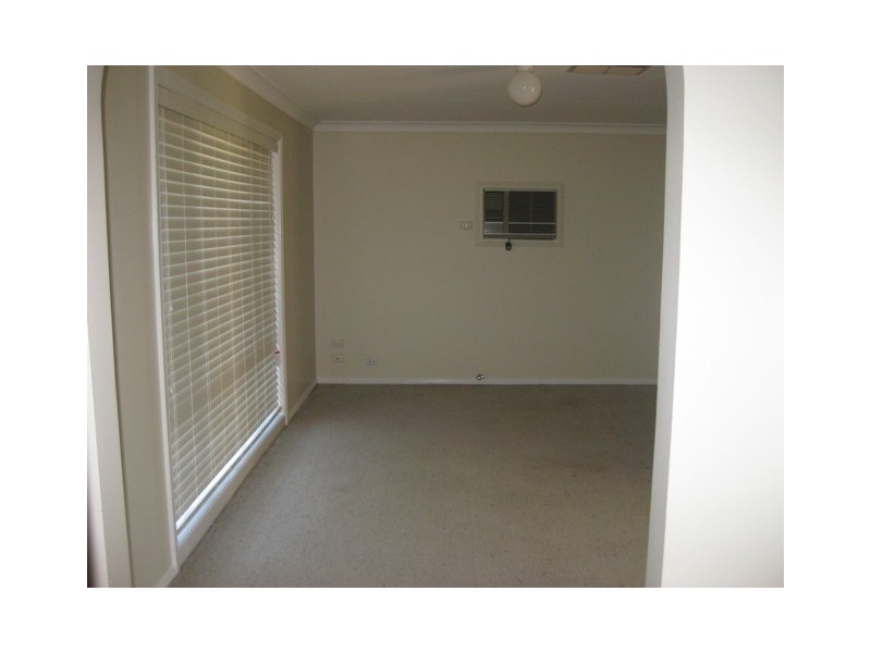 15 Eaton St, Wagga Wagga NSW 2650