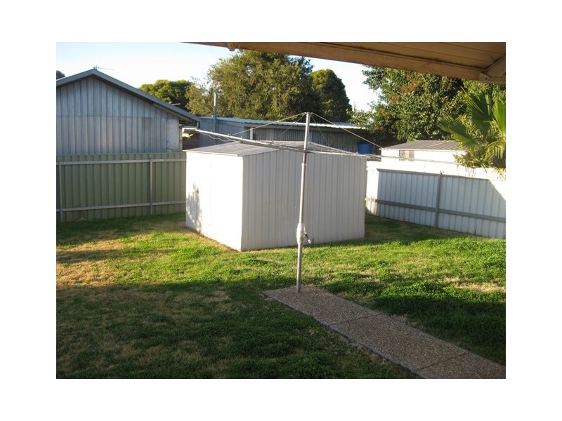 15 Eaton St, Wagga Wagga NSW 2650
