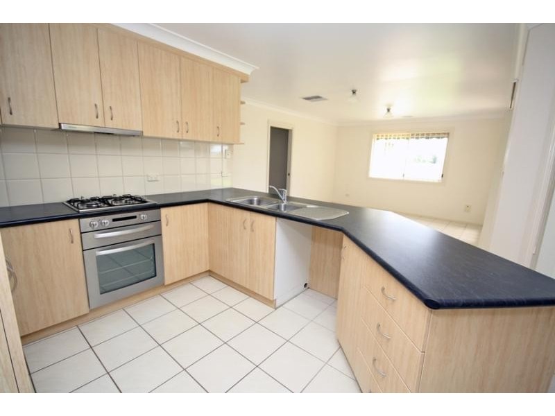 25 Cowan Place, Lloyd NSW 2650