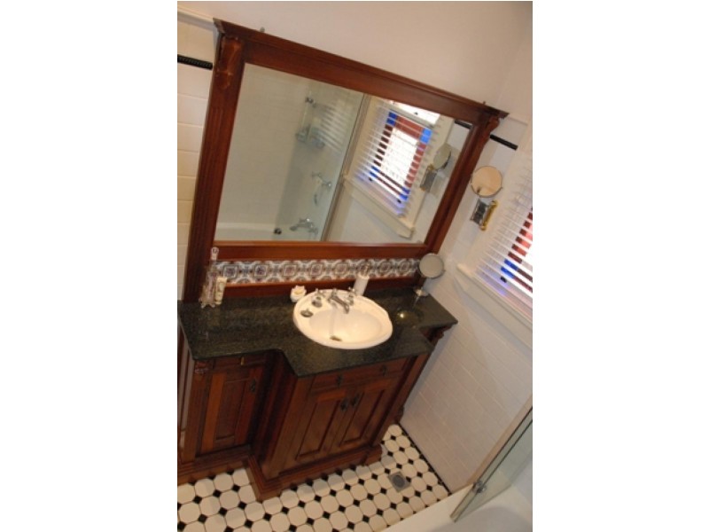 16 Lindsay Street, Wagga Wagga NSW 2650