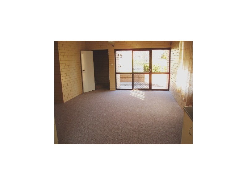 1/19 Nordlingen Drive, Wagga Wagga NSW 2650