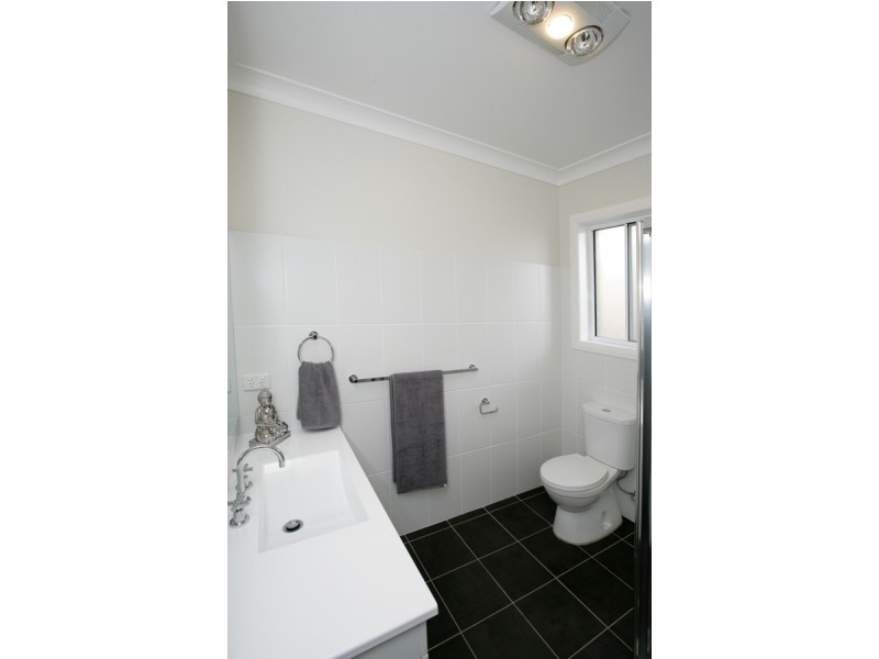 19 Kaloona Drive, Wagga Wagga NSW 2650