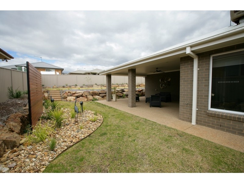19 Kaloona Drive, Wagga Wagga NSW 2650