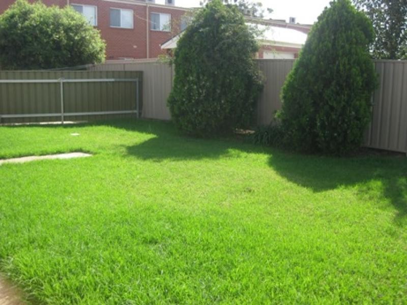 33 Higgins Avenue, Wagga Wagga NSW 2650