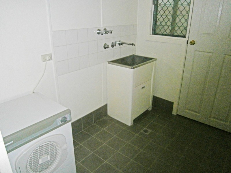 33 Higgins Avenue, Wagga Wagga NSW 2650