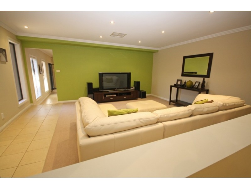 5 Cumberland Court, Wagga Wagga NSW 2650