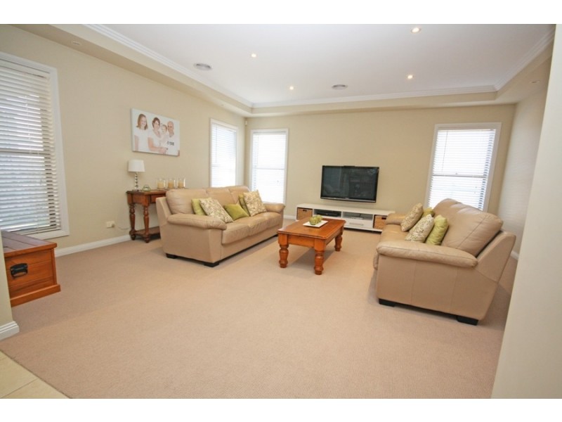 5 Cumberland Court, Wagga Wagga NSW 2650