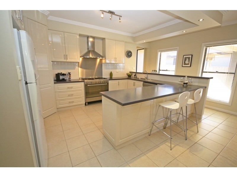 5 Cumberland Court, Wagga Wagga NSW 2650