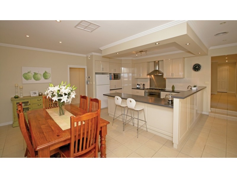 5 Cumberland Court, Wagga Wagga NSW 2650