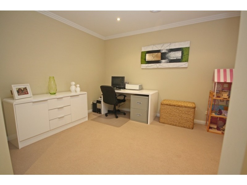 5 Cumberland Court, Wagga Wagga NSW 2650