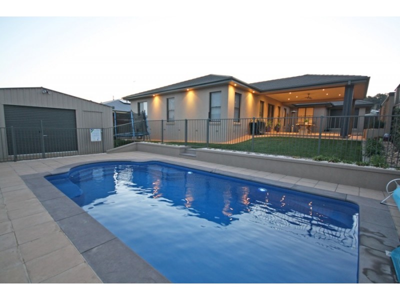 5 Cumberland Court, Wagga Wagga NSW 2650