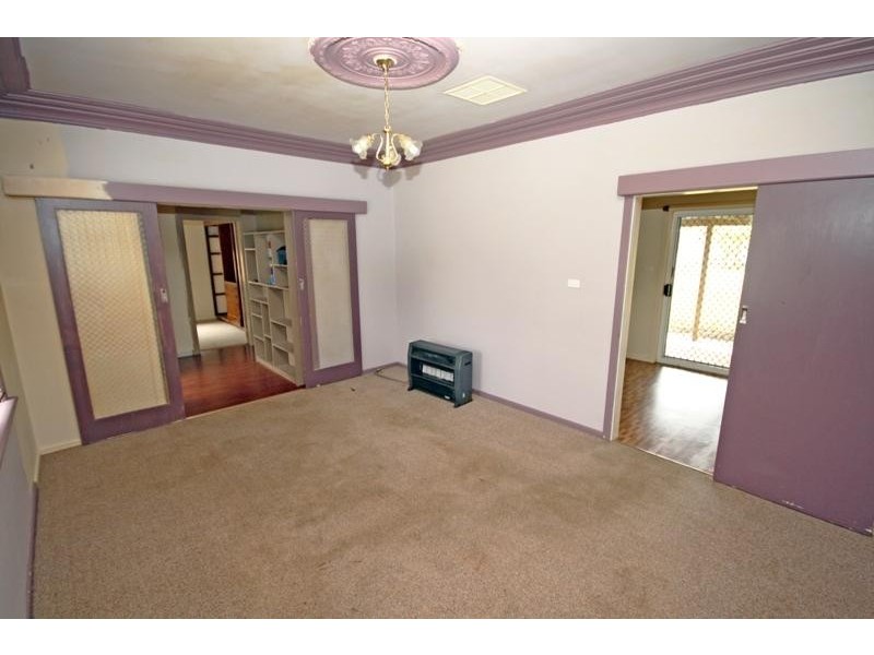 13 Raye Street, Wagga Wagga NSW 2650