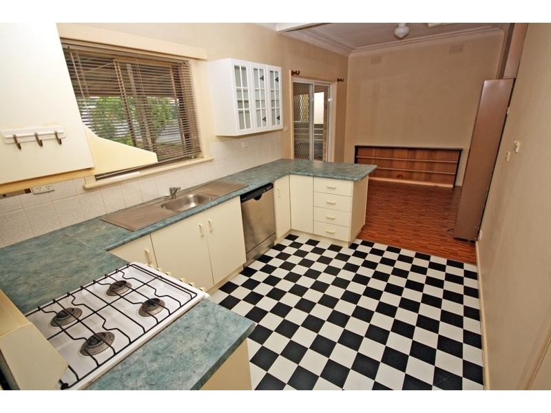 13 Raye Street, Wagga Wagga NSW 2650