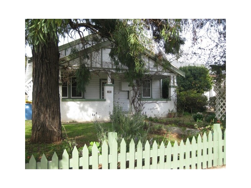 56 Urana St, Wagga Wagga NSW 2650