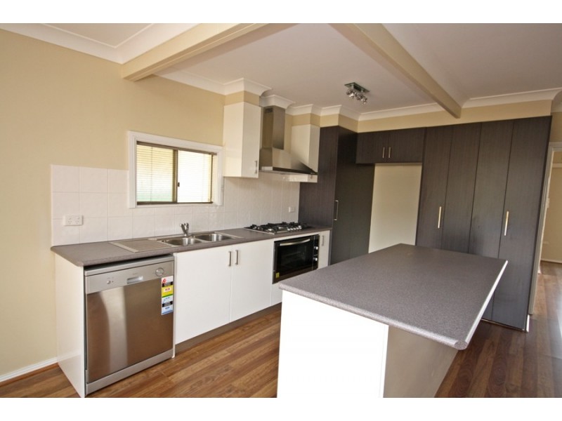 26 Kennedy Avenue, Wagga Wagga NSW 2650