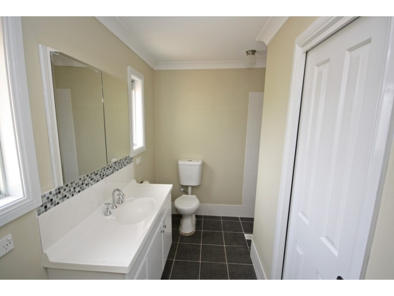 26 Kennedy Avenue, Wagga Wagga NSW 2650