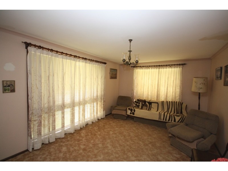 8 Swan Street, Wagga Wagga NSW 2650